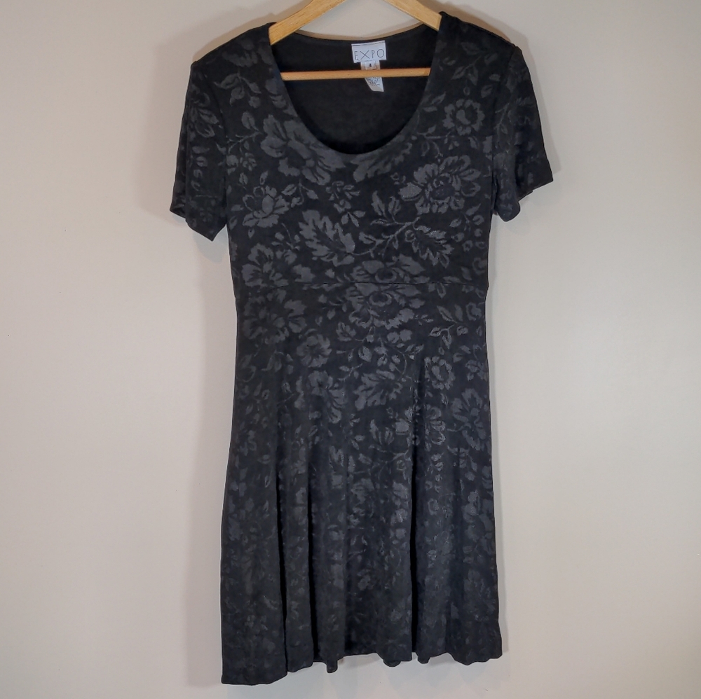 Expo Vintage Black Floral Short Sleeve Skater Dress Made in USA Size 8